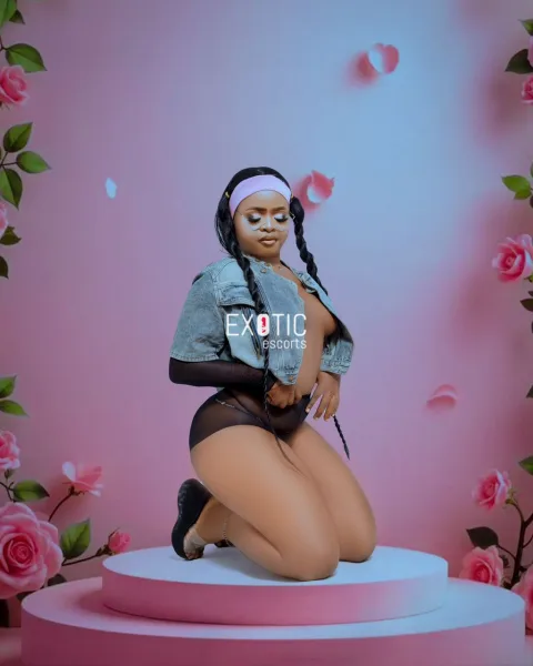 Extra Shemale — 4