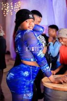 Extra Shemale