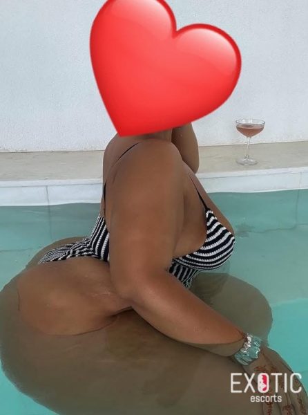 Alaina, escort in Mwembe Chai, Tanzania (photo 4)