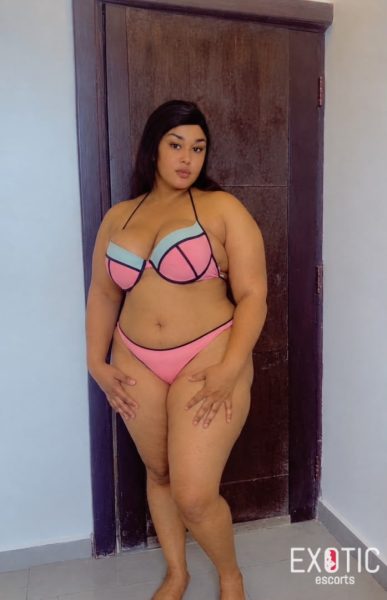 Lilian, escort in Stone Town, Tanzania (photo 2)